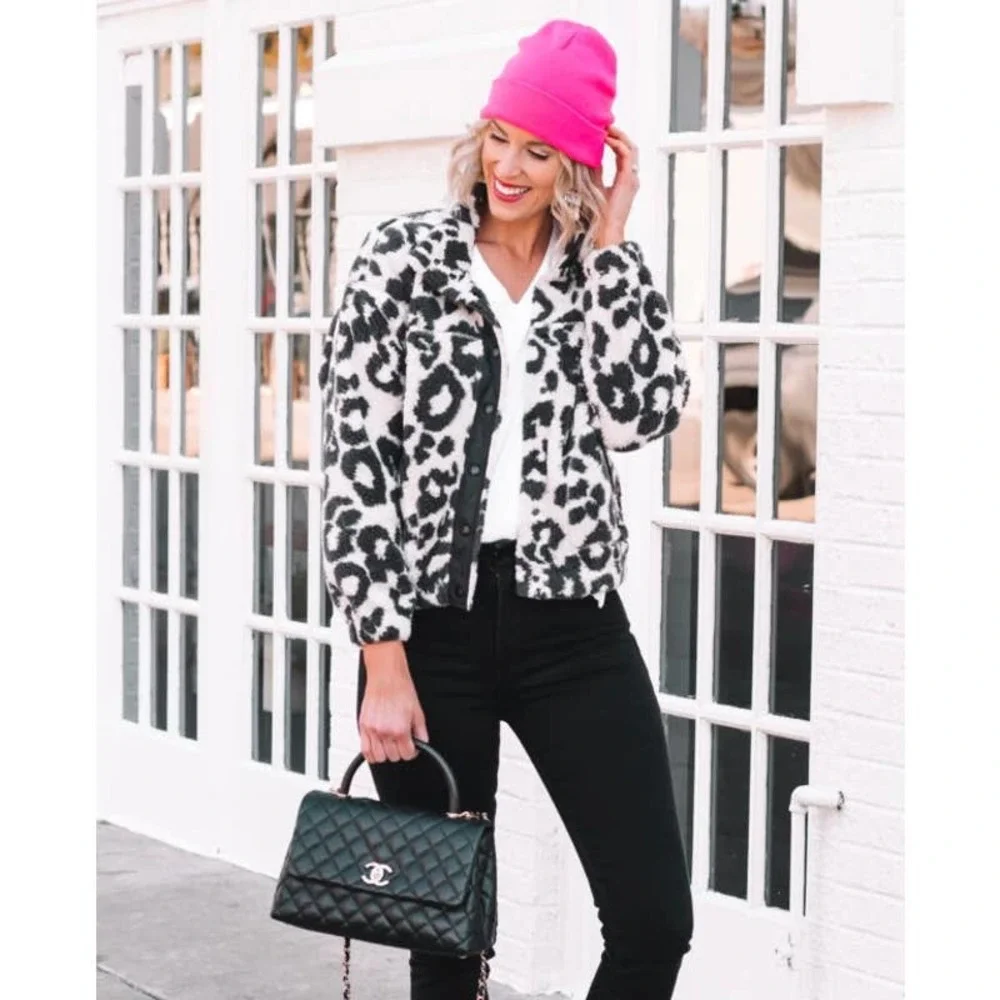 Old Navy Snow Leopard Sherpa Fleece Jacket Button Front Animal Print Teddy, M - Picture 2 of 11